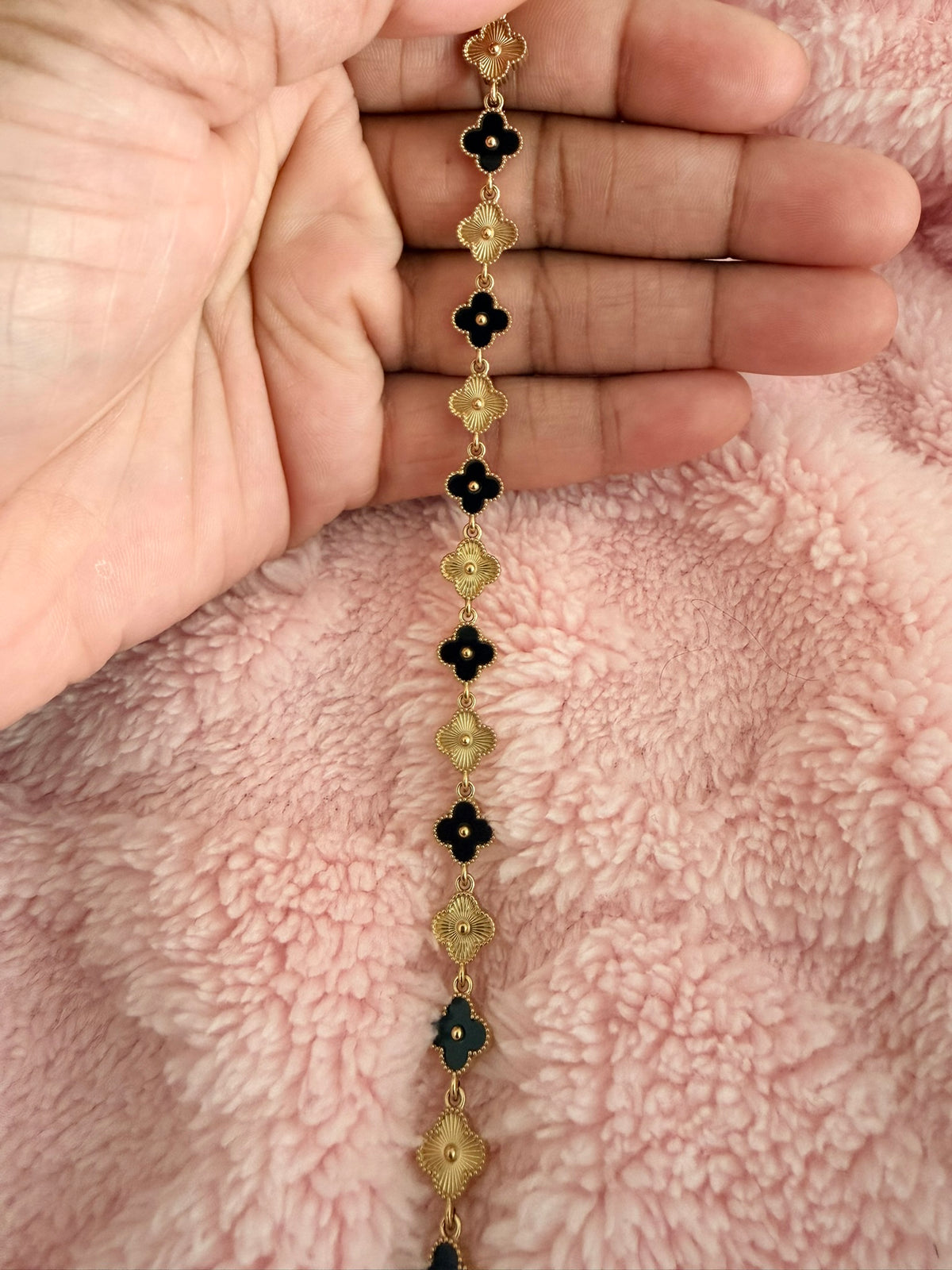 Black & Gold Alternating Klover Kontrast Bracelet