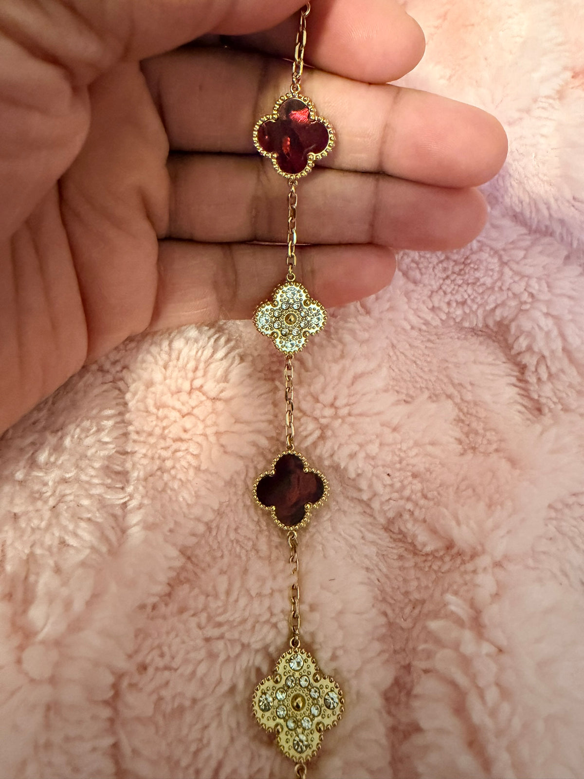 Ruby Red & Gold Beaded Kolorful Klover Bracelet – 15mm