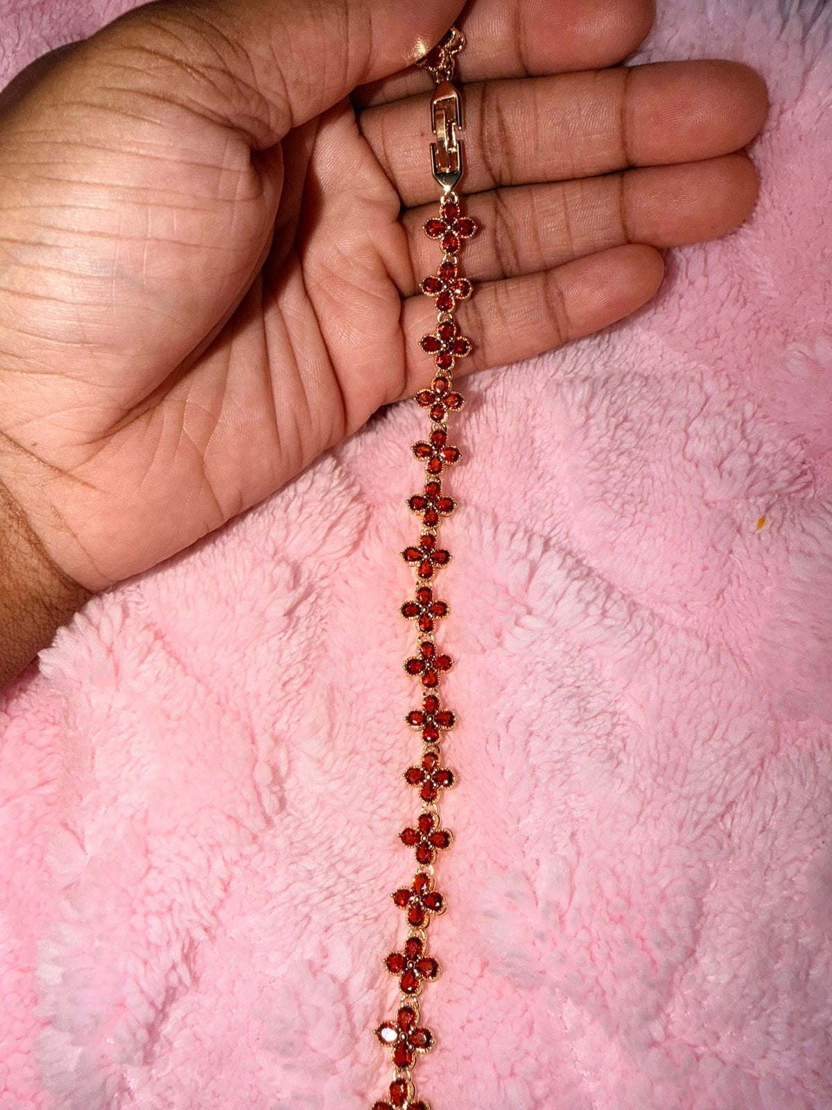 Crimson Ember Kustum Klover Bracelet – 10mm